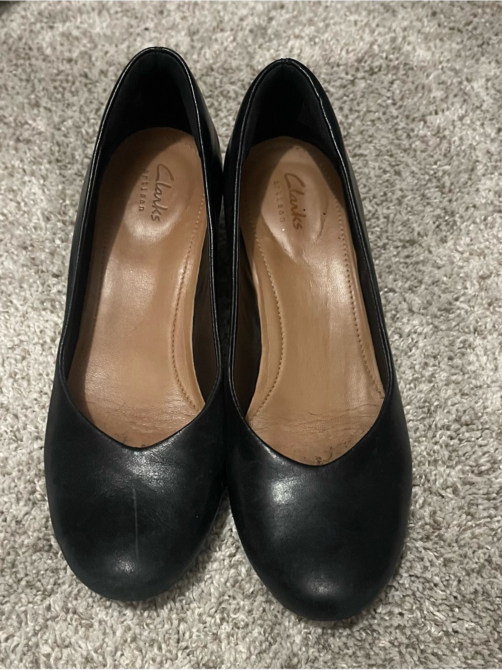 Clarks Black Leather Women's Round-Toe Pumps